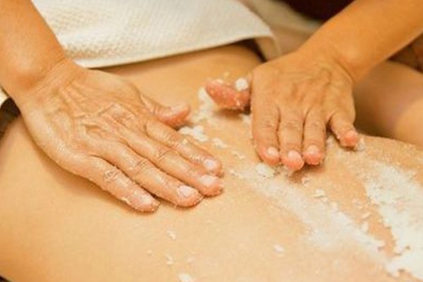Salt Glow Oil Massage